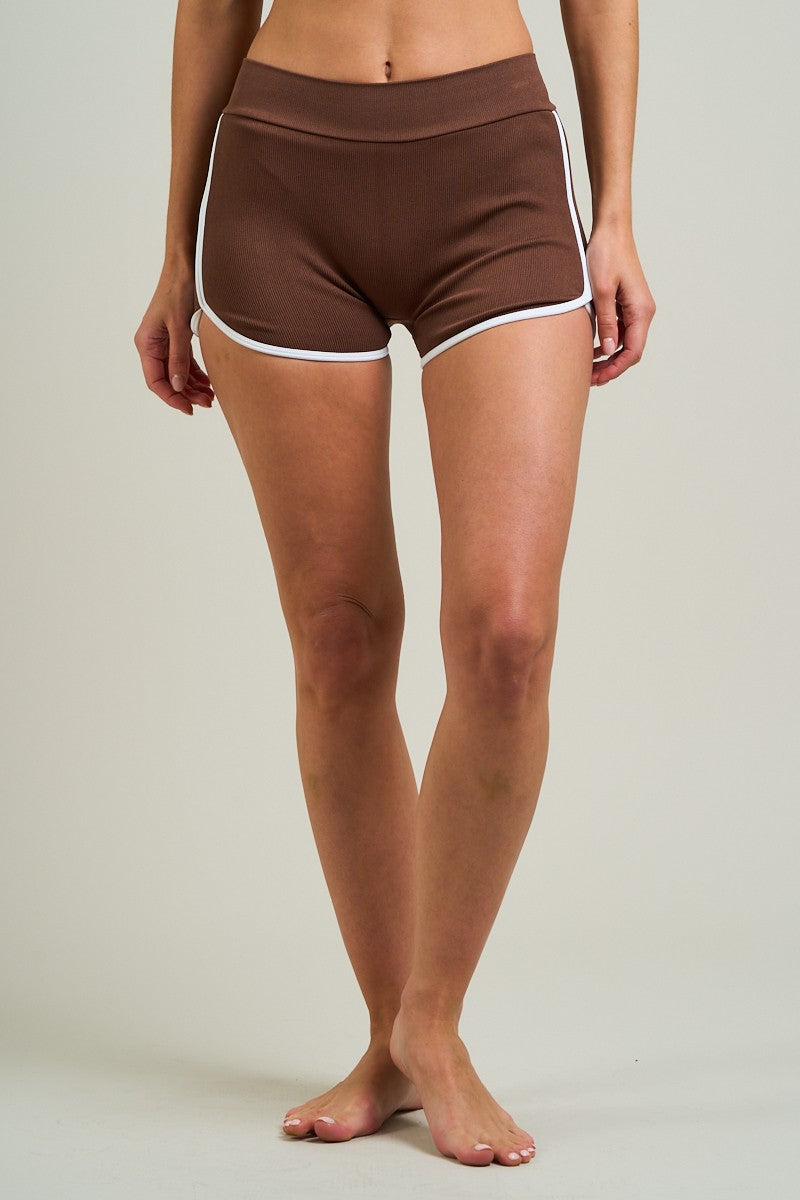 Comfy Peach Seamless Rib Knit Contrast Trim Dolphin Shorts