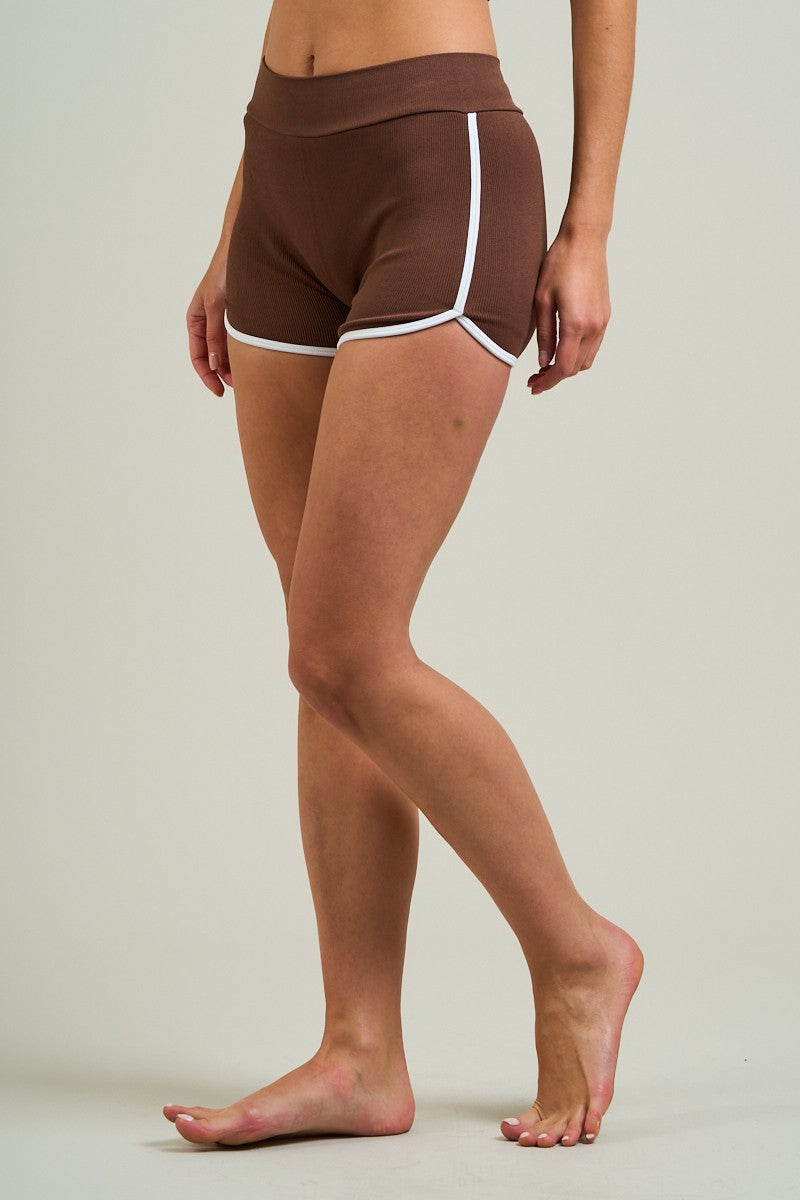 Comfy Peach Seamless Rib Knit Contrast Trim Dolphin Shorts