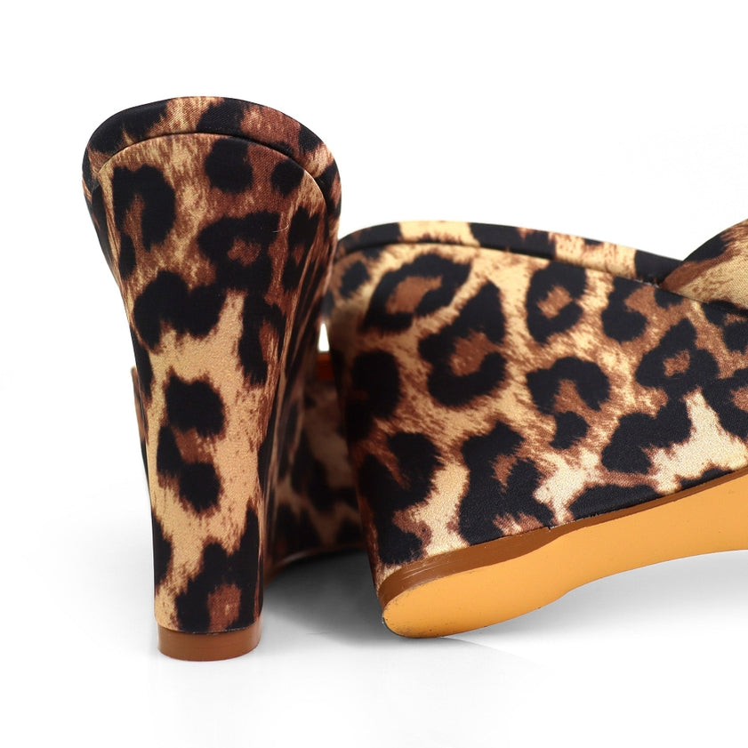 Naomi Peep Toe Square Toe Wedge Sandal