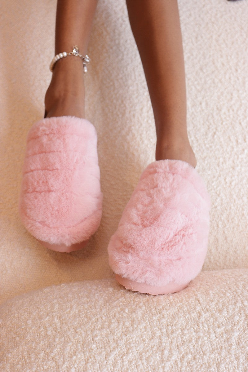 Vickie Chic Round Toe Plush Cozy Slippers
