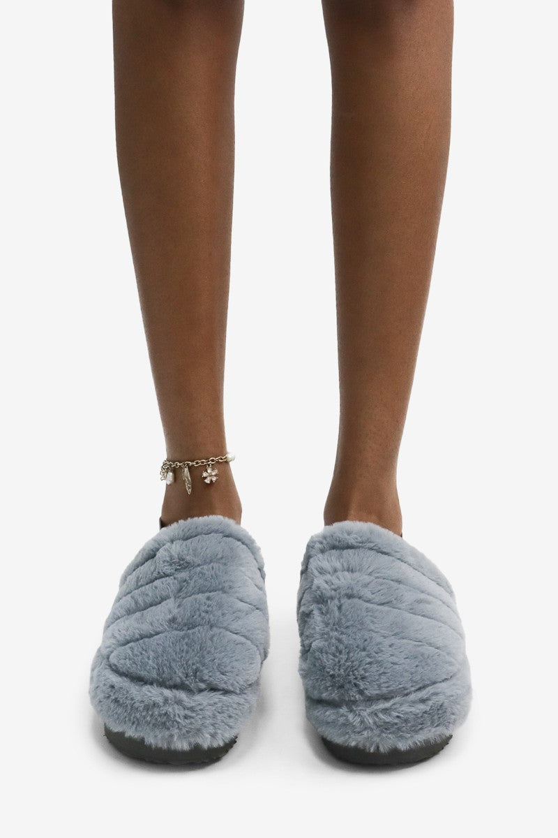 Vickie Chic Round Toe Plush Cozy Slippers